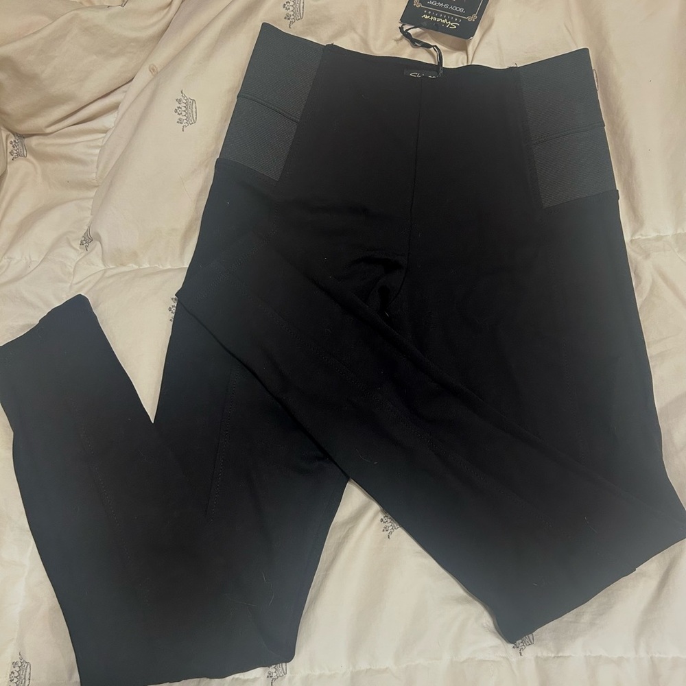 Black High-Waisted black pants with shaping waist